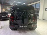 Land Rover Defender-7