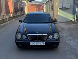 Mercedes E 320-1