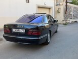 Mercedes E 320-9