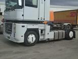 Renault Magnum-11