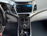 Hyundai Elantra-9