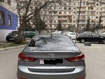 Hyundai Elantra-5