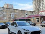 Porsche Macan S-1