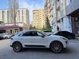Porsche Macan S-17