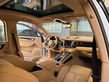 Porsche Macan S-12