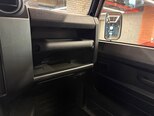 Land Rover Defender-15