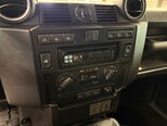Land Rover Defender-12