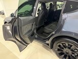 Tesla Model Y-13