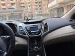Hyundai Elantra-9