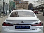 Lexus ES 300h-4