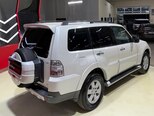 Mitsubishi Pajero-9