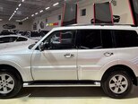 Mitsubishi Pajero-7