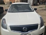 Nissan Altima-1