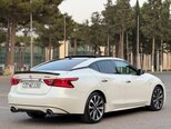 Nissan Maxima-5