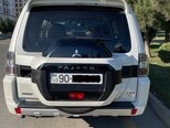 Mitsubishi Pajero-4