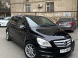 Mercedes B 180-2