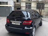 Mercedes B 180-4