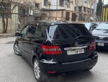 Mercedes B 180-5