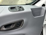 Ford Transit-11