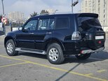 Mitsubishi Pajero-4