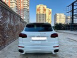 Porsche Cayenne-2