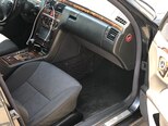 Mercedes E 220-11