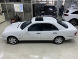 Mercedes E 240-8