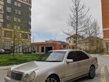Mercedes E 200-1