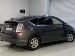Toyota Prius-13
