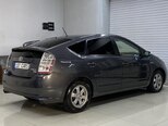 Toyota Prius-11