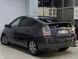Toyota Prius-12