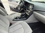 Hyundai Sonata-12