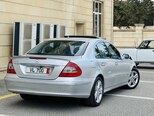 Mercedes E 220-11