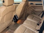 Porsche Cayenne-8