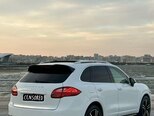 Porsche Cayenne-5