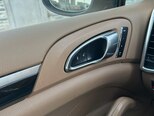 Porsche Cayenne-10