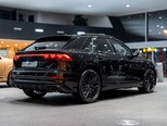 Audi Q8-5