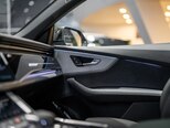 Audi Q8-10