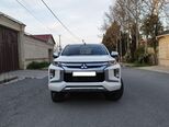 Mitsubishi L200-1