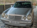 Mercedes E 220-1