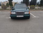Mercedes 220 E-2