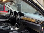 Mercedes E 250-11