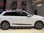 Audi Q7-5