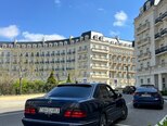 Mercedes E 220-3