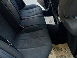 Mercedes E 220-11