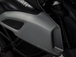 Ducati Diavel-8
