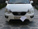 Kia Carens-1