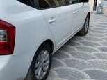 Kia Carens-4