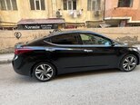 Hyundai Elantra-13