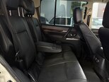 Mitsubishi Pajero-11